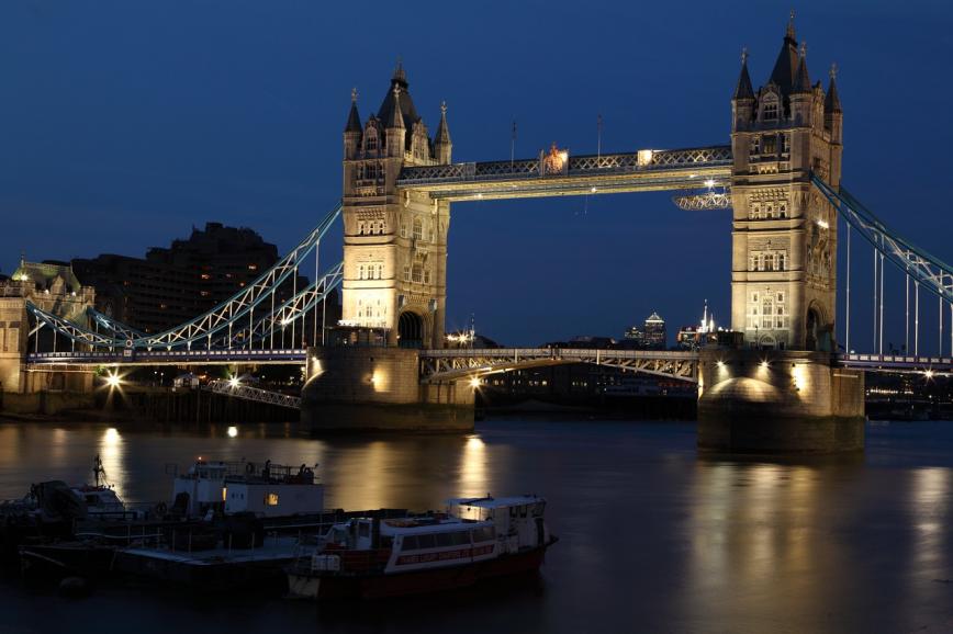الأماكن السياحية في لندن بالإنجليزي - جسر البرج