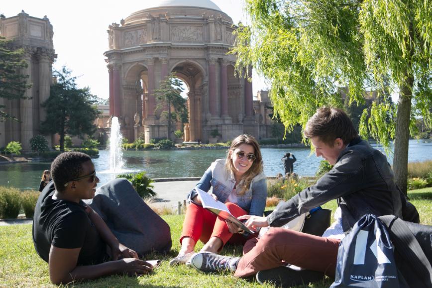 استمتع بأشعة الشمس في حديقة دولوريس - Dolores Park