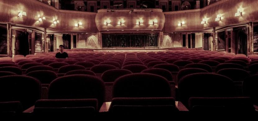 مصطلحات في الأفلام - كيف تتحدث عن الأفلام؟