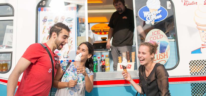 students eating ice-creams