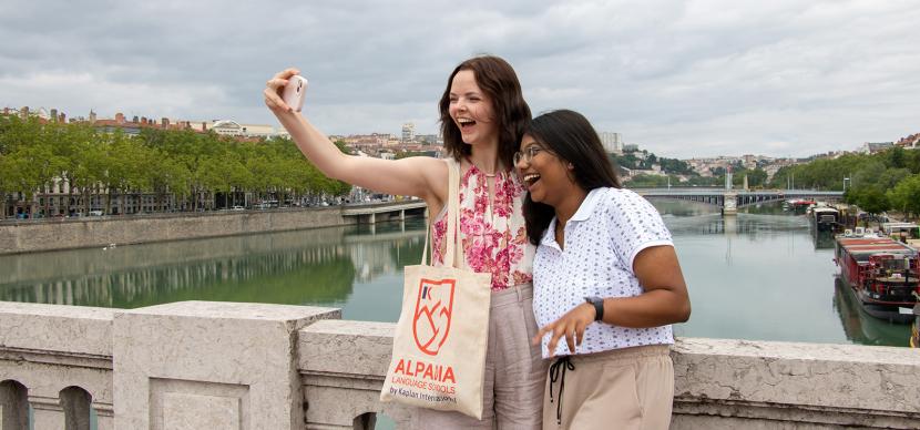 two students doing selfie in lyon