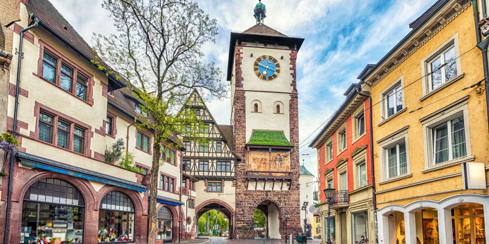 Freiburg (Yaz Kampı 10-17), Almanya — Kaplan Freiburg (Yaz Kampı 10-17) kampüsü ve şehir kareleri 2/8
