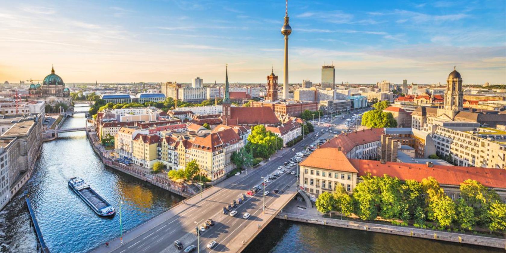 Berlin, Almanya — Kaplan Berlin kampüsü ve şehir kareleri 2/8