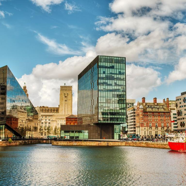 Liverpool 30+, İngiltere