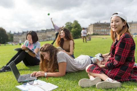 kaplan-online-english-image-activities-84-countries