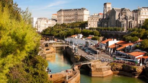 Biarritz (Yaz Kampı 13-17), Fransa — Kaplan Biarritz (Yaz Kampı 13-17) kampüsü ve şehir kareleri 8/8