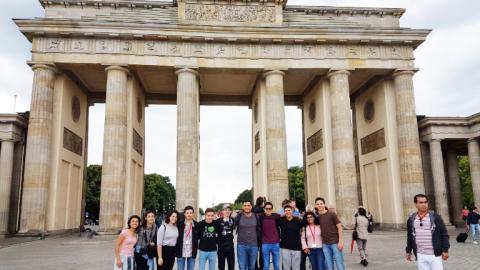 Berlin-Wannsee (Yaz Kampı 11-17), Almanya — Kaplan Berlin-Wannsee (Yaz Kampı 11-17) kampüsü ve şehir kareleri 7/8
