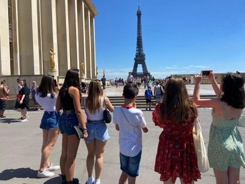 Paris-Passy (Yaz Kampı 13-17), Fransa — Kaplan Paris-Passy (Yaz Kampı 13-17) kampüsü ve şehir kareleri 3/8
