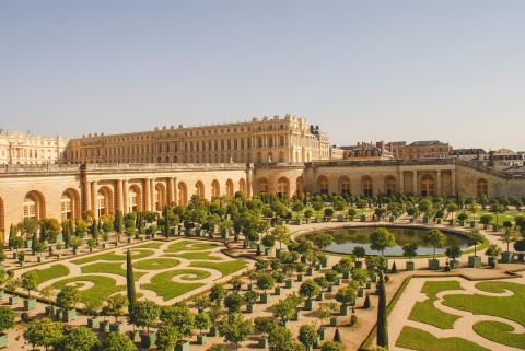Paris-Passy (Yaz Kampı 13-17), Fransa — Kaplan Paris-Passy (Yaz Kampı 13-17) kampüsü ve şehir kareleri 5/8