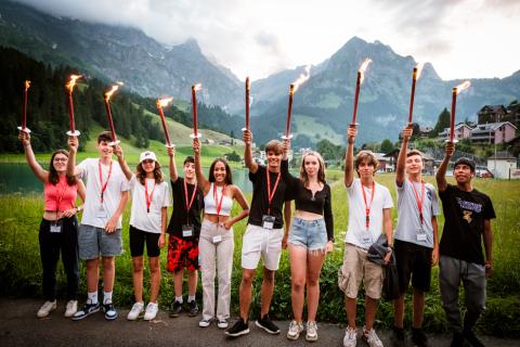 kaplan-summer-camp-activity-engelberg-torchwalk