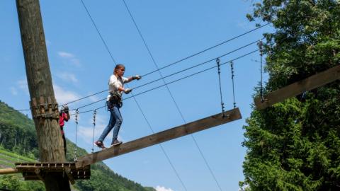 Leysin (Yaz Kampı 10-17), İsviçre — Kaplan Leysin (Yaz Kampı 10-17) kampüsü ve şehir kareleri 6/8
