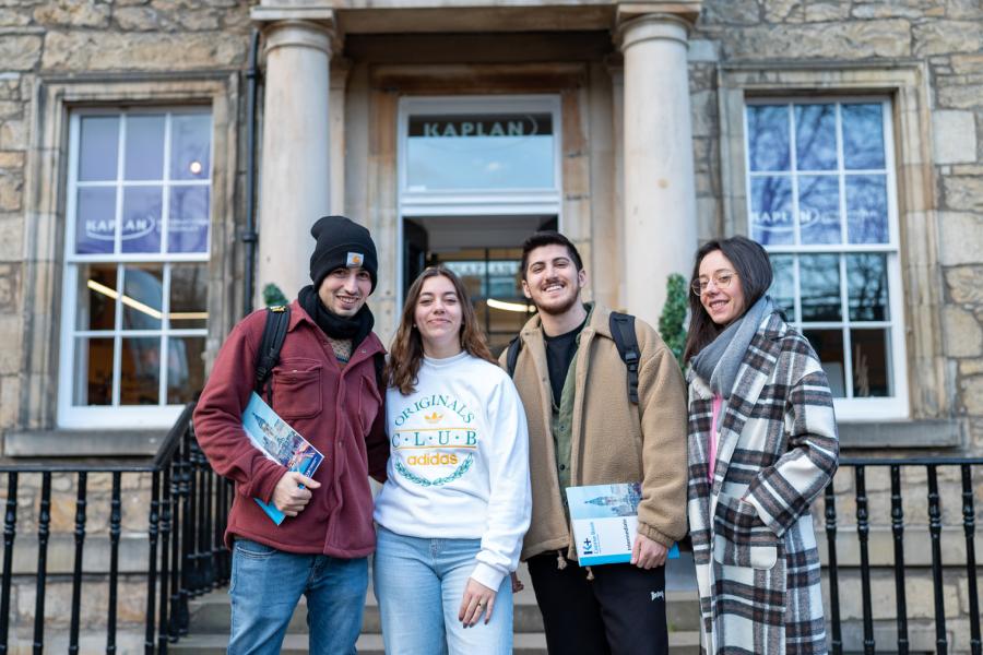 Edinburgh, İskoçya — Kaplan Edinburgh kampüsü ve şehir kareleri 4/8