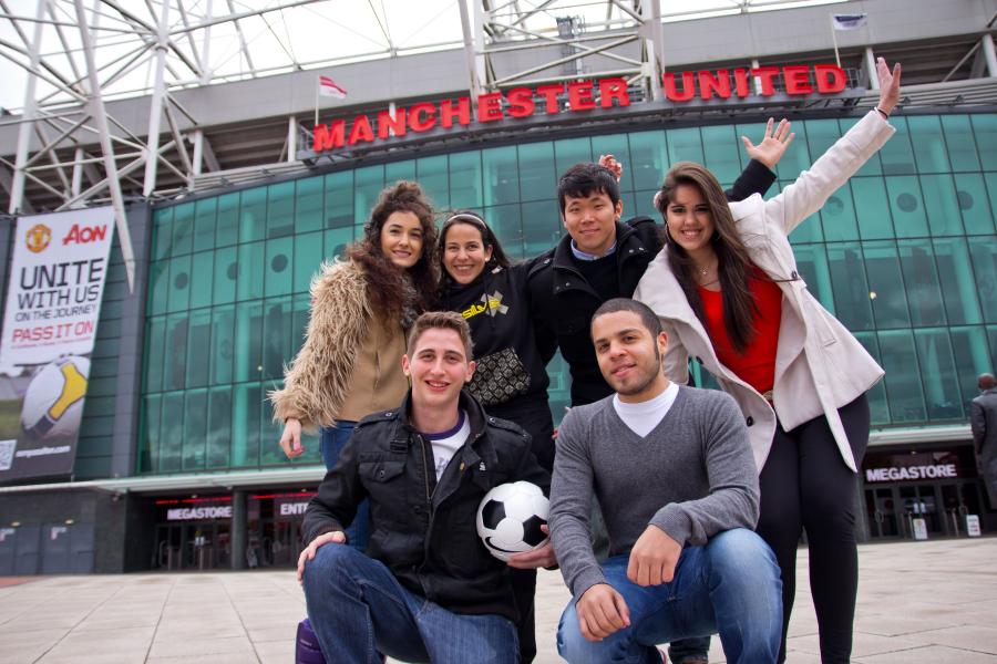 Manchester, İngiltere — Kaplan Manchester kampüsü ve şehir kareleri 3/8