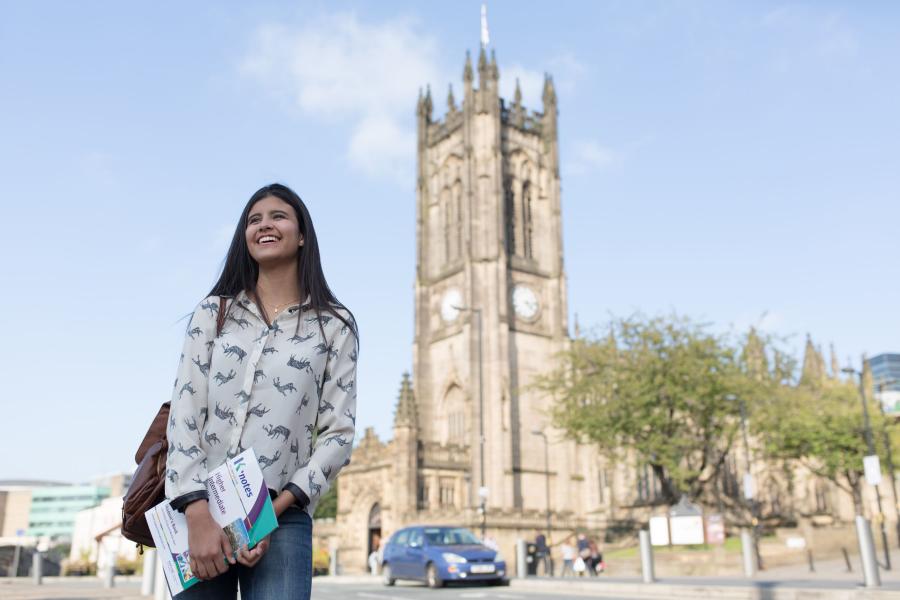 Manchester, İngiltere — Kaplan Manchester kampüsü ve şehir kareleri 4/8
