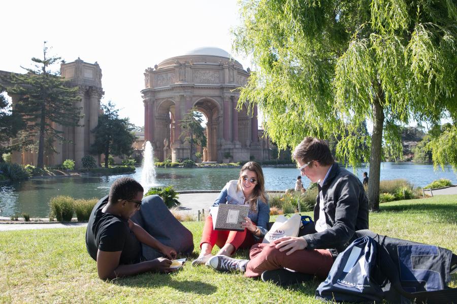 San Francisco (Berkeley), ABD — Kaplan San Francisco (Berkeley) kampüsü ve şehir kareleri 7/8