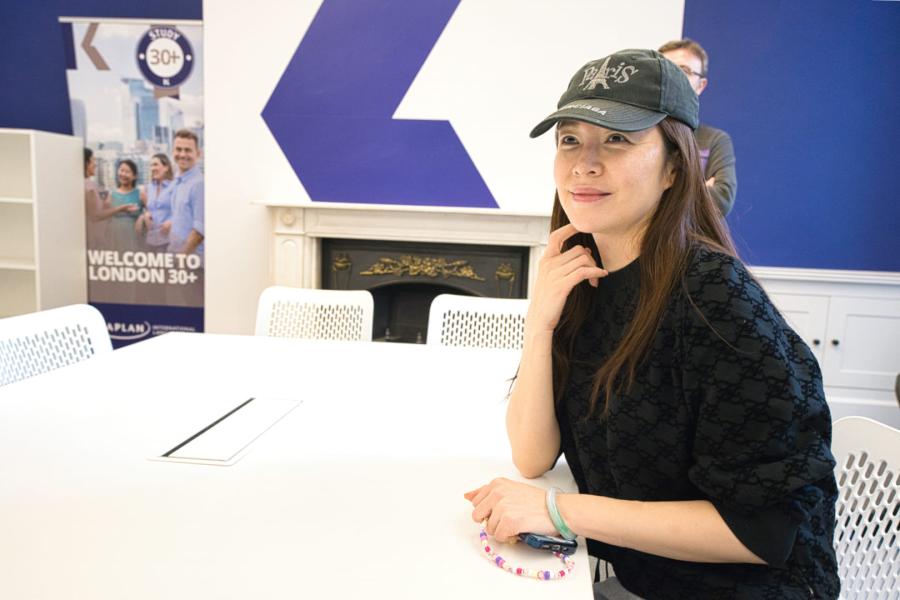 Londra 30+, İngiltere — Kaplan Londra 30+ kampüsü ve şehir kareleri 3/8