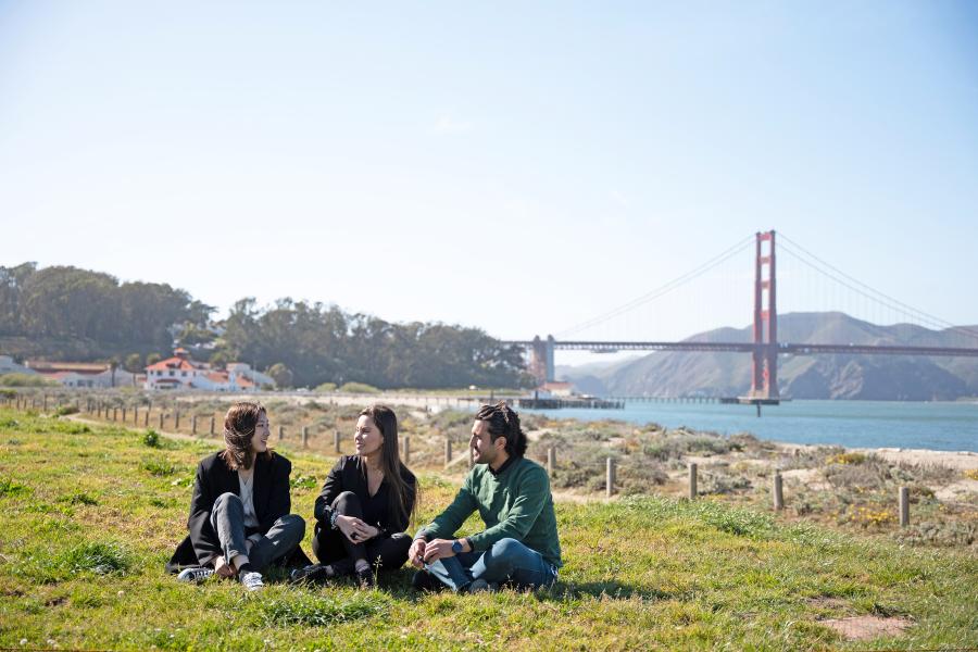 San Francisco (Berkeley), ABD — Kaplan San Francisco (Berkeley) kampüsü ve şehir kareleri 3/8