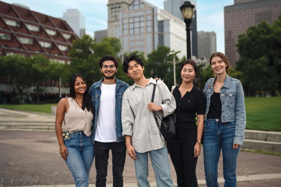 Boston, ABD — Kaplan Boston kampüsü ve şehir kareleri 5/8