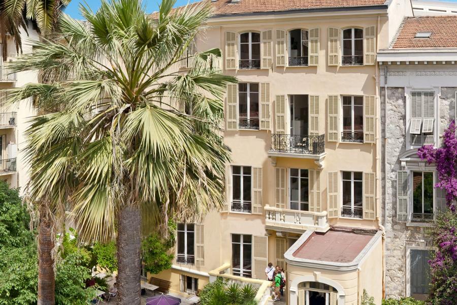 Nice, Fransa — Kaplan Nice kampüsü ve şehir kareleri 3/8
