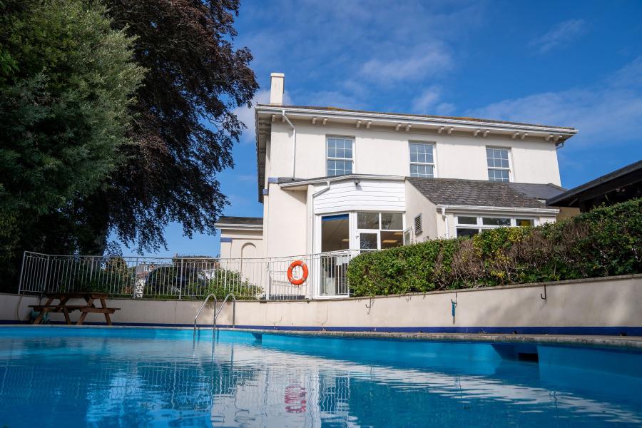Torquay, İngiltere — Kaplan Torquay kampüsü ve şehir kareleri 4/8