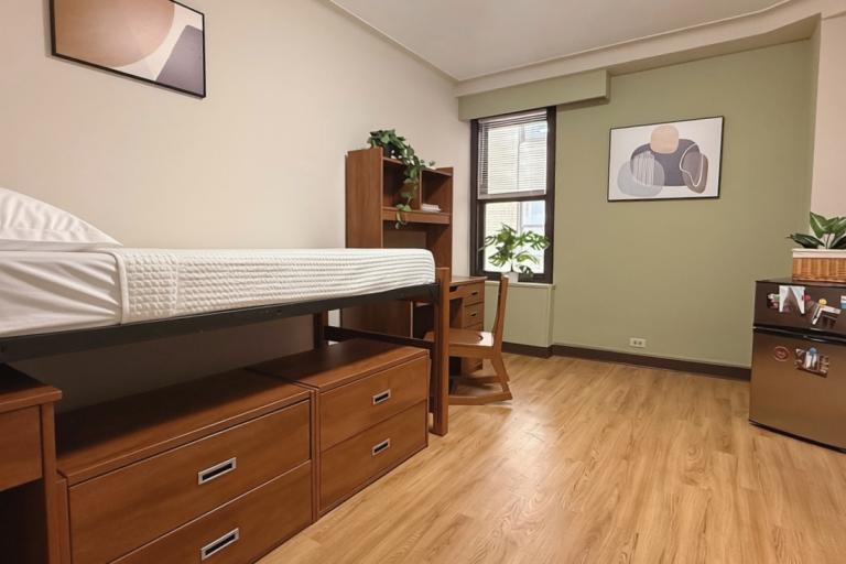 new yorker accommodation bedroom