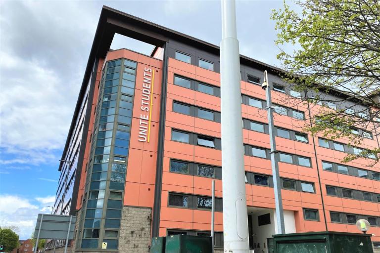 Kaplan student accommodation in Manchester - Sir Charles Grove Hall Studio 4
