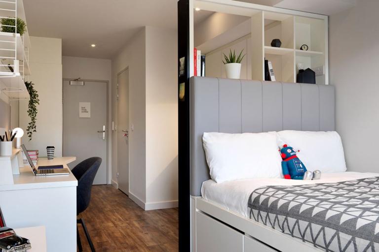 Kaplan student accommodation in Bath - Student Castle Studio 7