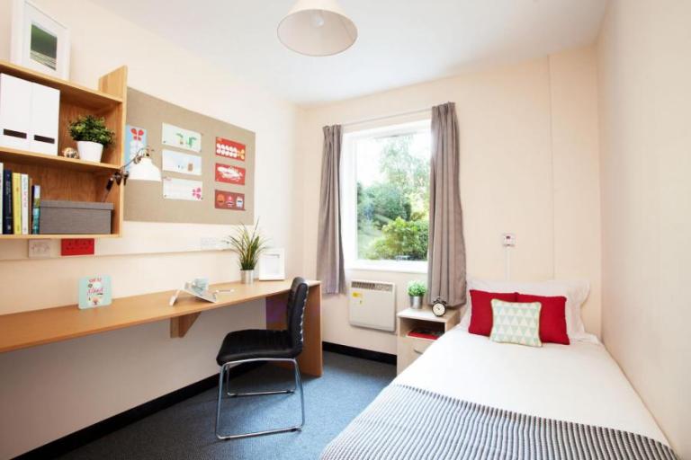 kaplan-alpadia-london-city-summer-camp-accommodation-gallery