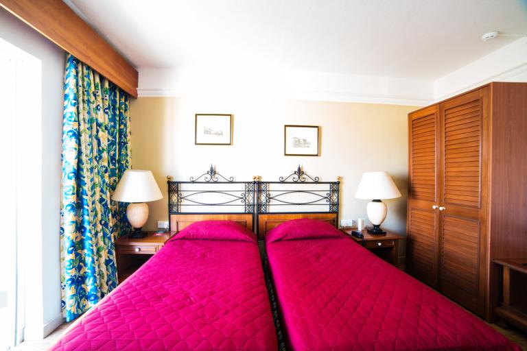 kaplan-camp-malta-residence-topaz-bedroom
