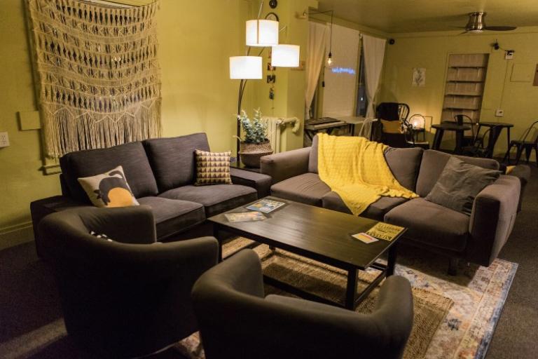kaplan-seattle-residence-american-hotel-lounge