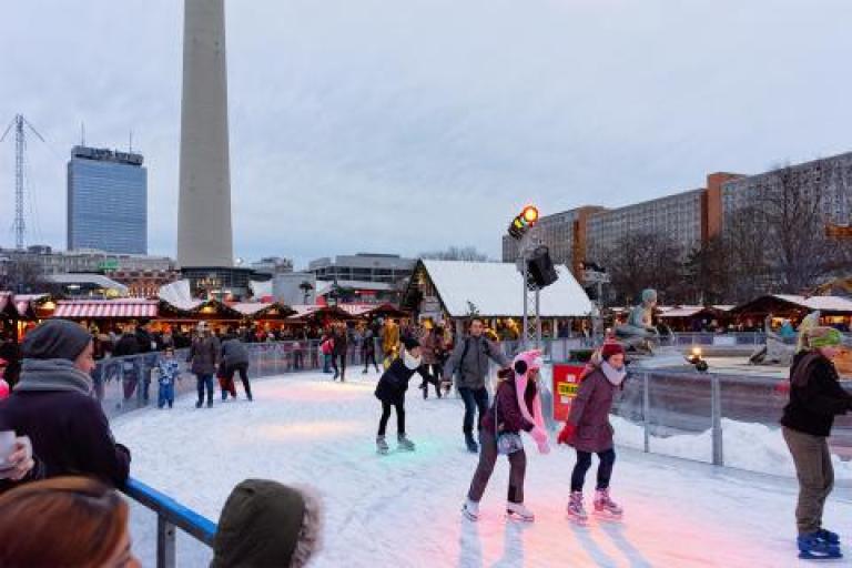 berlin-school-activty-ice-skating