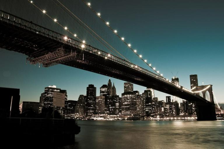 Kaplan social activities in New York - Brooklyn Bridge