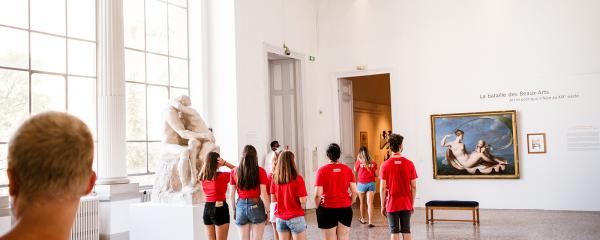 Students in a museum in Nice