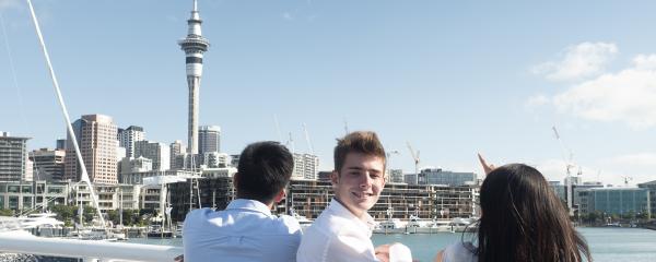 student looking at auckland city