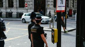 Что не так со словом policeman: корректные слова в английском языке